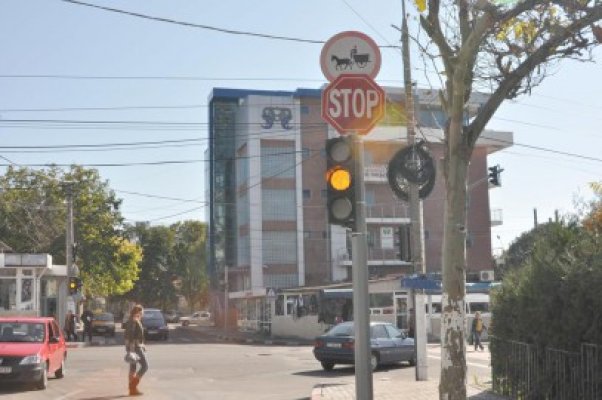 O persoană a fost rănită, după ce un bucureştean a trecut pe roşu